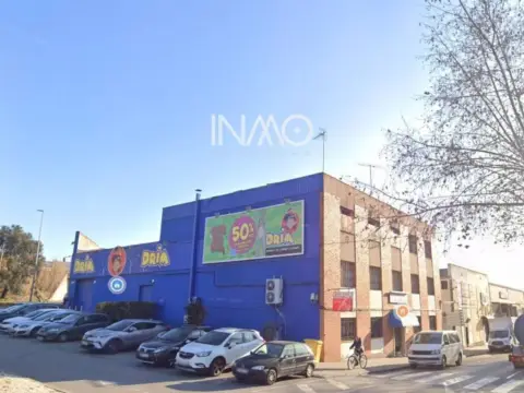 Nave industrial en Zona Nord-La Serreta