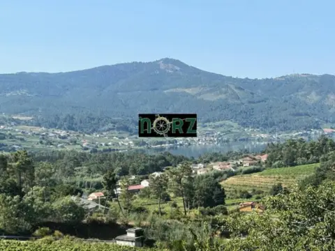 Casa en A Pena (Cenlle)