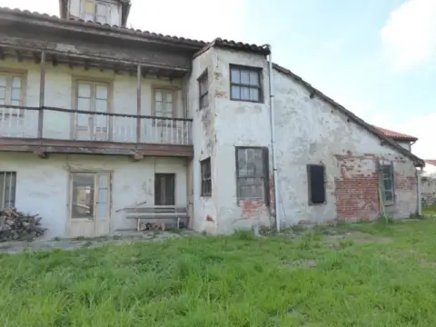 Casa en El Carbayedo-El Quirinal