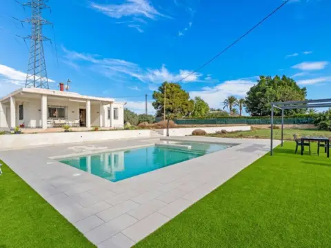 Chalet en Matola-La Foia-Las Bayas-La Marina