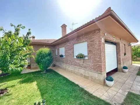 Chalet en calle Ágreda