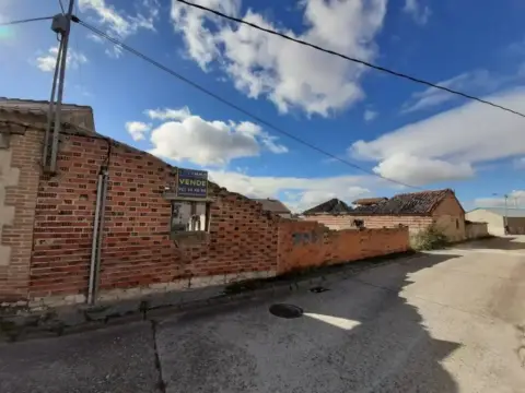 Terreno en calle de las Vegas