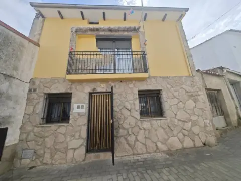 Casa rústica en Santibáñez El Bajo