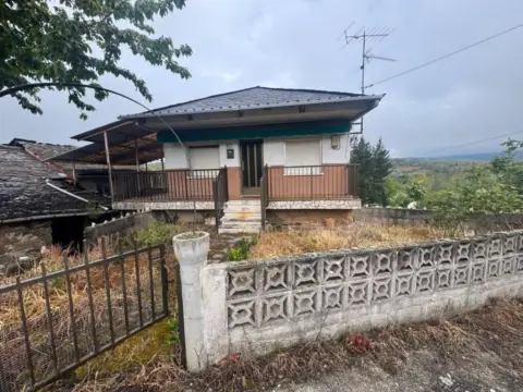 Casa rústica en calle Lomba-Va