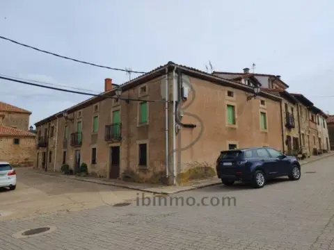 Casa en calle Plaza La, 6