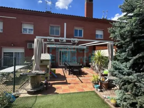 Casa adosada en Vilallonga del Camp