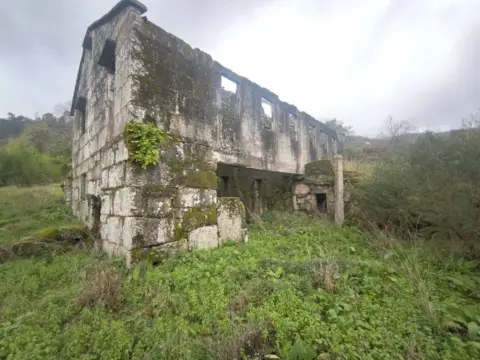 Casa en Paredes (Ponteareas)