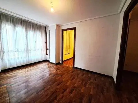 Piso en calle de Gregorio Uzquiano