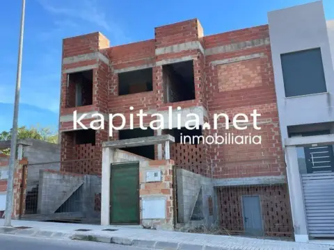 Casa adosada en La Llosa de Ranes