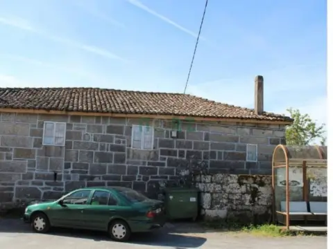 Casa en Amoeiro