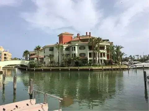 Piso en calle Isla Tortuga, Puerto Sotogrande, 11310 San Roque,