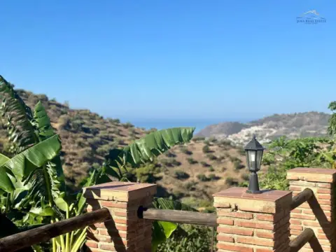 Casa rústica en calle Diseminado Guerra Pol 22, 102