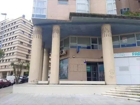 Local comercial en Avenida del Alcalde Gregorio Espino