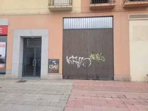 Nave industrial en calle de Entretorres
