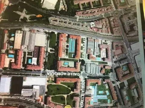 Local comercial en calle del Portillejo