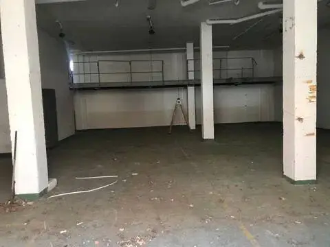 Local comercial en calle del Portillejo
