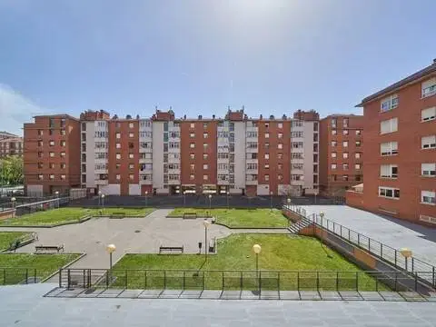 Piso en Lakua Bizkarra