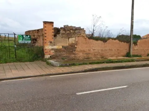 Terreno en calle Treboyno