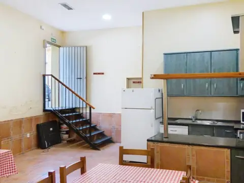 Local comercial en calle de Antonia Caparroso