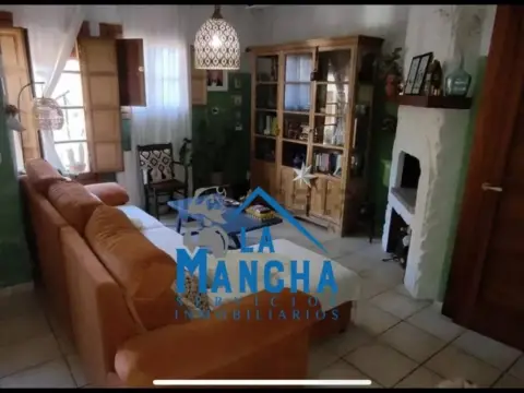 Casa adosada en Chinchilla de Monte-Aragón