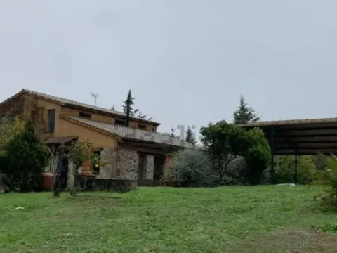 Casa rústica en Calera de León