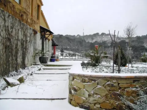 Casa rústica en Calera de León