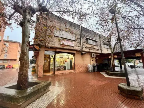Local comercial en Poniente-Norte-Miralbaida-Parque Azahara
