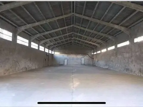 Nave industrial en Riotuerto