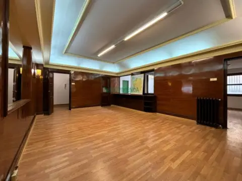 Oficina en Praza da Independencia