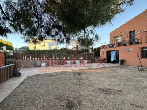 Chalet en Almendralejo