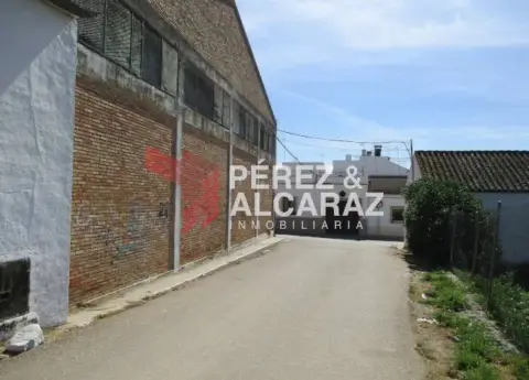 Nave industrial en calle del Vado Viejo