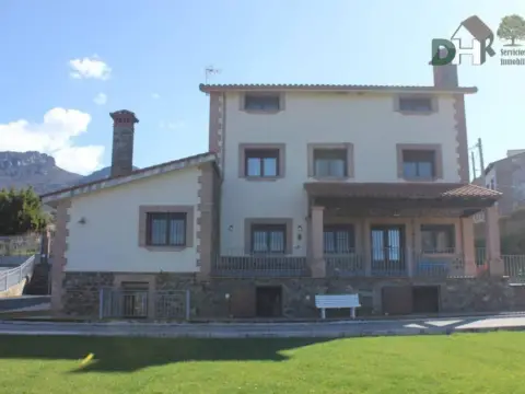 Casa en Berzocana