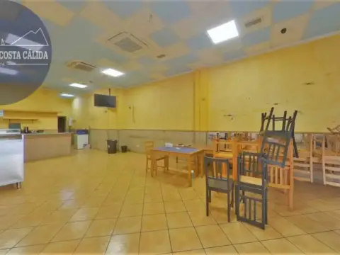Local comercial en calle de Jovellanos