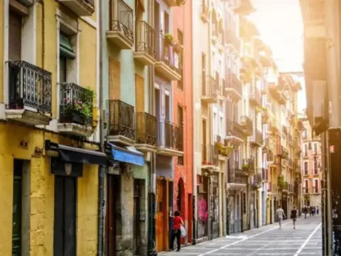 Casa adosada en Ensanches - Zabalguneak