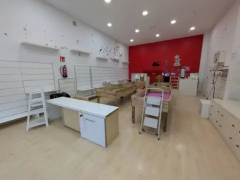 Local comercial en Erdialdea