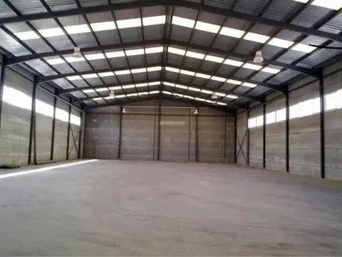 Nave industrial en calle de Málaga