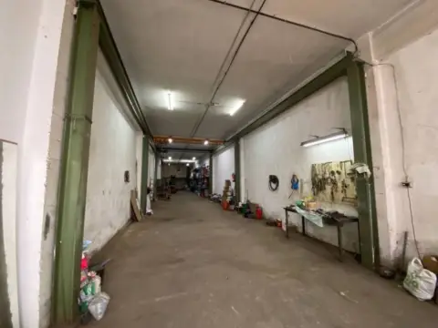 Nave industrial en Camino de Oialume