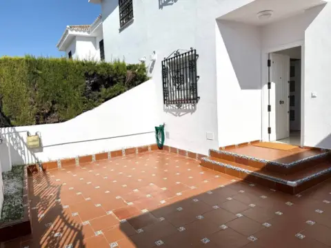 Casa adosada en Gines