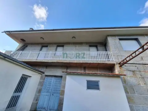 Casa en Barral (Leiro)