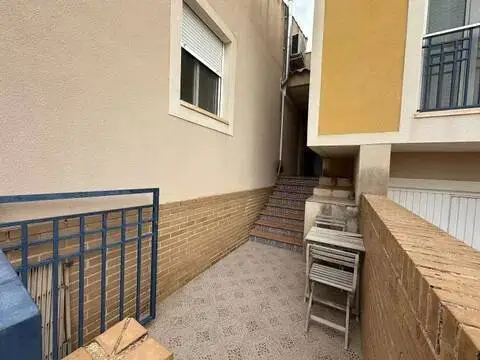 Casa adosada en calle Cl F Garcia Lorca, 7