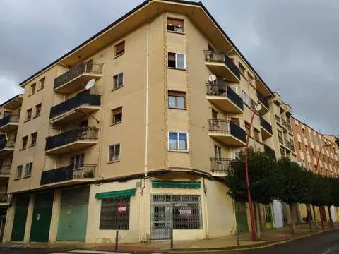Local comercial en calle de Domingo Hergueta