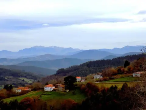 Casa rústica en Salas