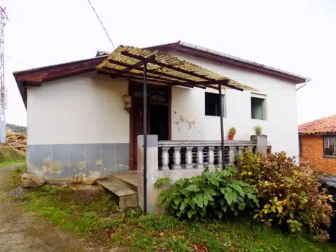 Casa rústica en Salas