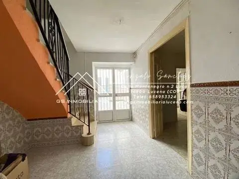 Casa adosada en Lucena