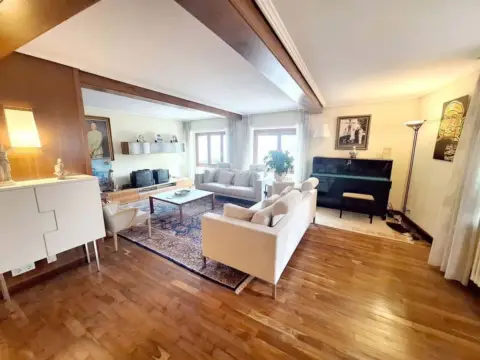 Casa adosada en calle Gometxa