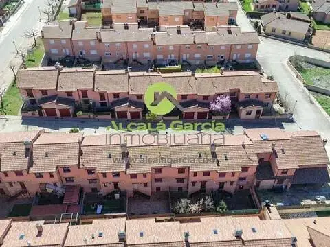 Casa adosada en Ayllón