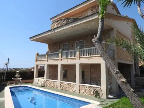 Chalet en Carrer del Bruc, 11