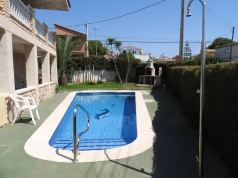 Chalet en Carrer del Bruc, 11