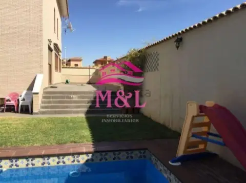 Casa en Reina Sofía-Salesianos-Bodegones