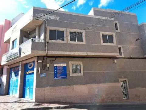 Edificio en calle Apolinario Macías, 1